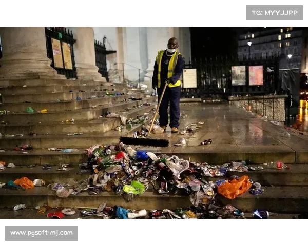 球迷骚乱事件增加,欧足联加强处罚 球迷骚乱事件增加,欧足联加强处罚